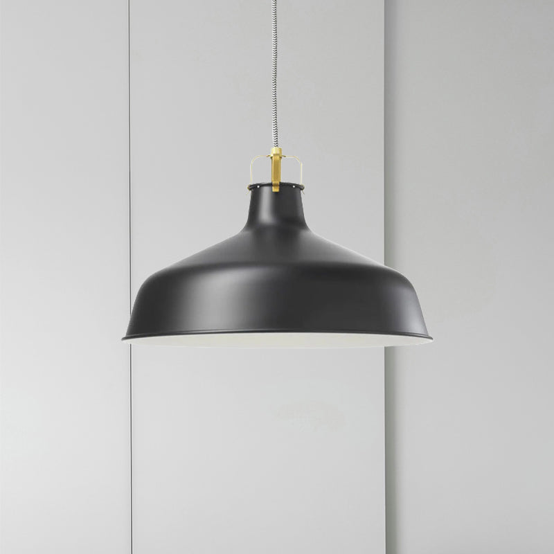 Lampe suspendue métallique moderne à 1 lumière avec abat-jour de grange noir/blanc pour plafond de salle à manger