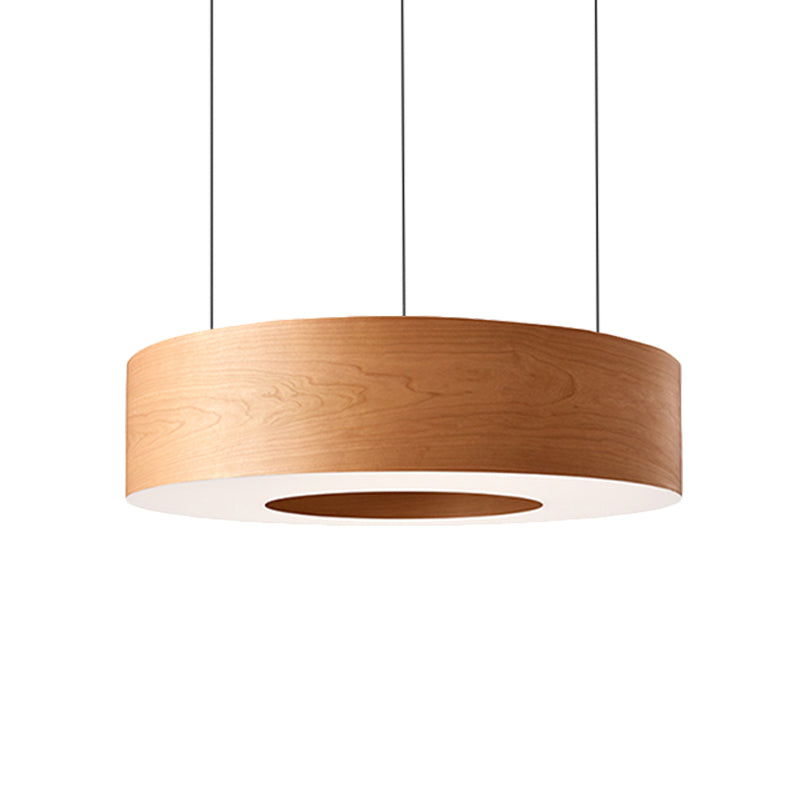 Suspension LED ronde en bois creux pour plafond de restaurant