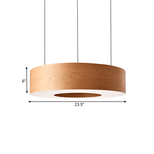 Suspension LED ronde en bois creux pour plafond de restaurant
