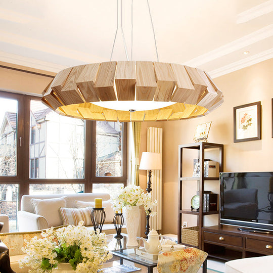 Suspension LED de style asiatique avec design incurvé en bois et diffuseur en verre laiteux