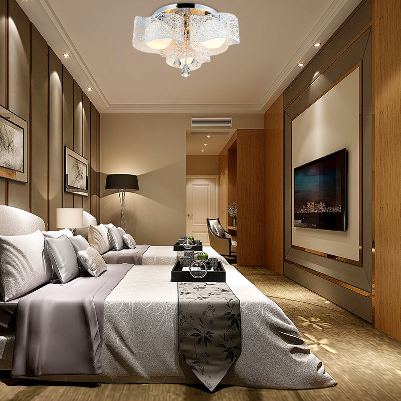 Plafonnier en cristal moderniste avec motif floral gravé, 3/5 lumières, abat-jour en boule de verre opale (rose/blanc)