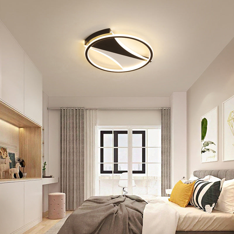 Modern Black & White Circular Flush Ceiling Light in Warm/White, 16"/19.5"/23.5" Diameter