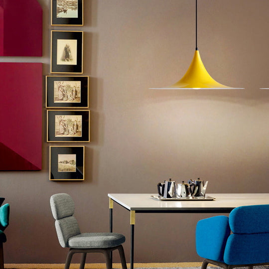 Suspension trompette 16"/19"W Simplicity Metal 1 lumière noire/grise/blanche