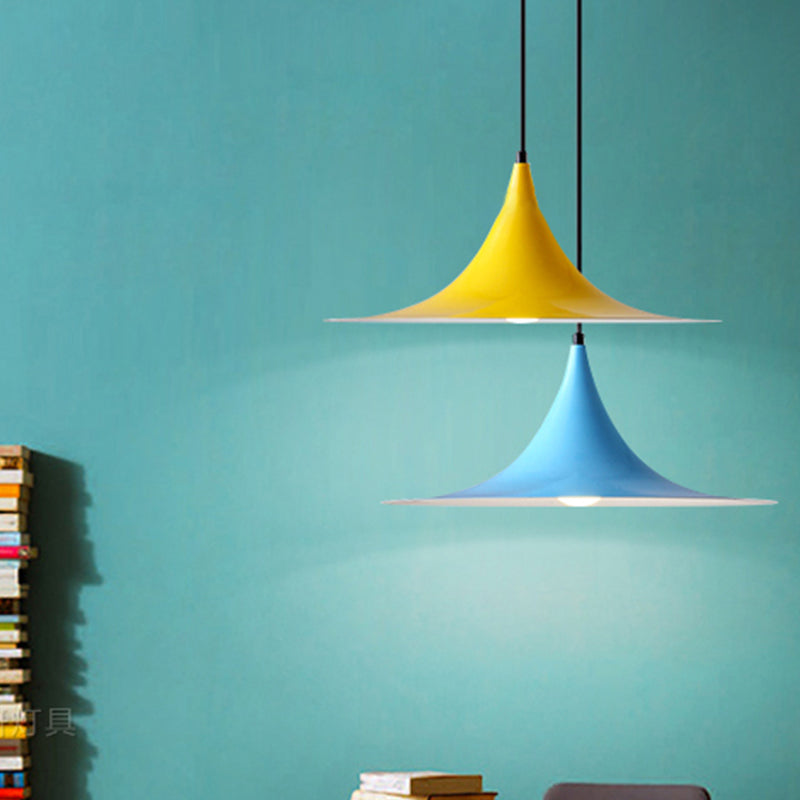 Suspension trompette 16"/19"W Simplicity Metal 1 lumière noire/grise/blanche