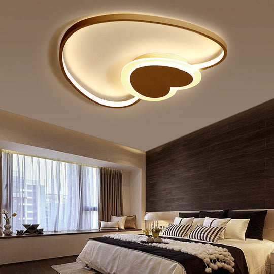 Stylish White Heart-Shaped Ceiling Lamp for Modern Dining Rooms