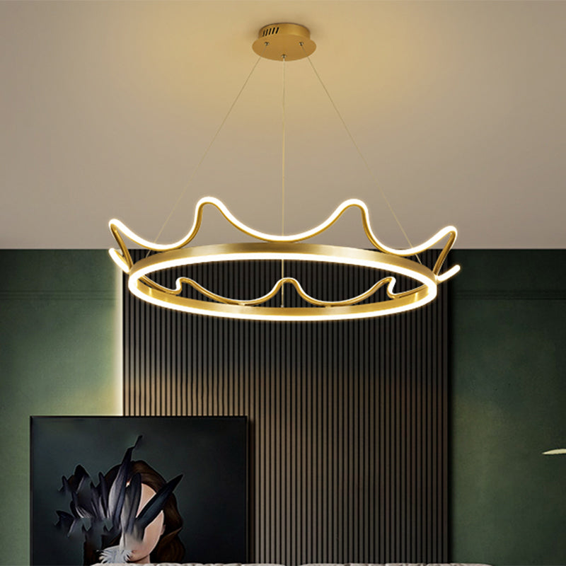 Lustre moderne à couronne dorée - Lampe suspendue élégante à LED de 20,5"/27,5" de diamètre en blanc chaud