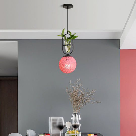 Suspension en rotin Macaron avec cache-pot - Beige/Rouge/Rose