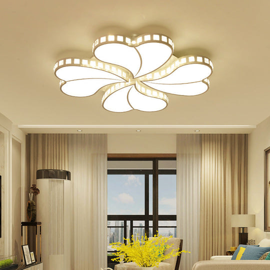 Child Bedroom Heart Flush Ceiling Light: Luxurious White Lamp with Crystal Accents