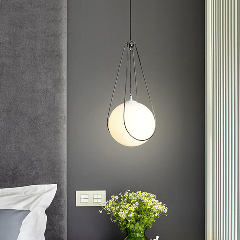 Suspension moderne en verre blanc en forme de larme avec finition nickelée - 1 lampe pour restaurant (largeur 8"/10"/12")