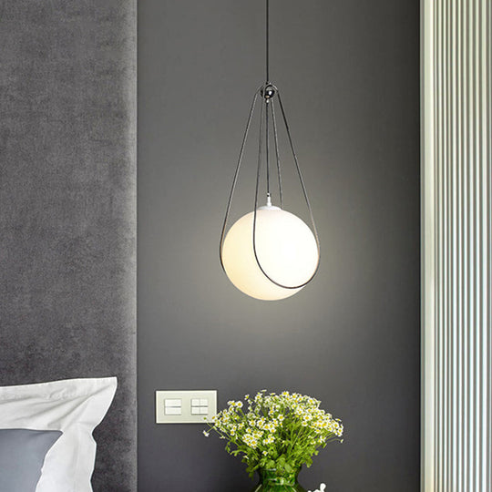 Suspension moderne en verre blanc en forme de larme avec finition nickelée - 1 lampe pour restaurant (largeur 8"/10"/12")