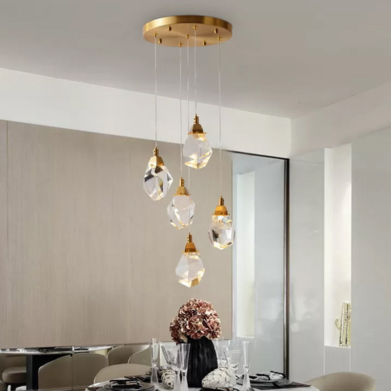 Suspension moderne en cristal en forme de goutte de pluie en laiton pour salle à manger - Disponible en options à 3, 5 ou 24 lumières