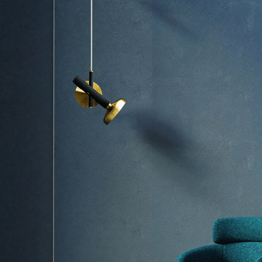 Lampe de chevet suspendue en laiton avec abat-jour en métal en forme de torche - Éclairage moderne vers le bas