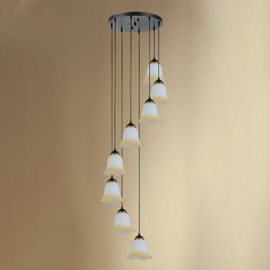 Suspension d'escalier minimaliste en forme de fleur noire avec verre dépoli et auvent rond