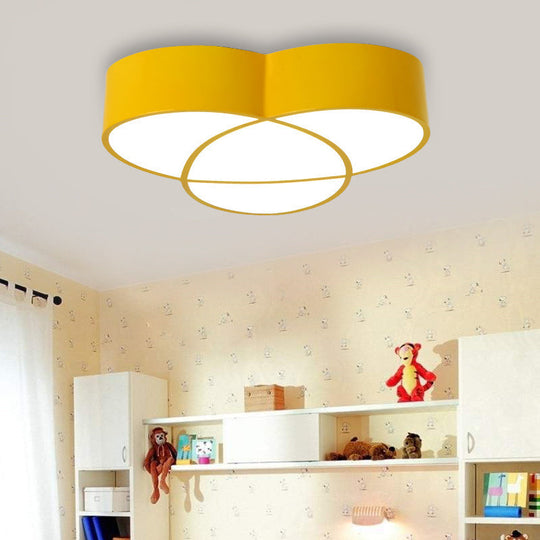Stylish Acrylic Flower-Shaped Ceiling Light for Restaurants