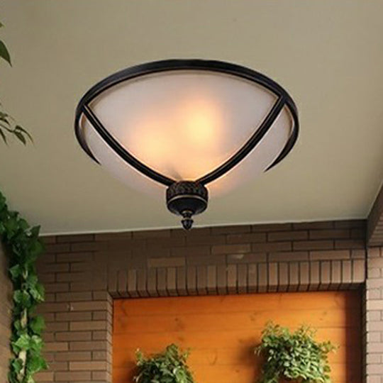 Plafonnier semi-encastré en laiton avec 3 vasques en verre dépoli - Design traditionnel