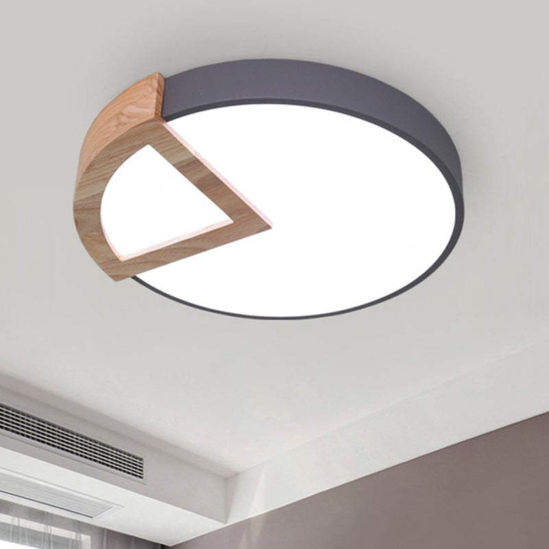 Wood Triangle Nordic LED Ceiling Lamp in 5 Colors (Warm/White) for Kindergarten