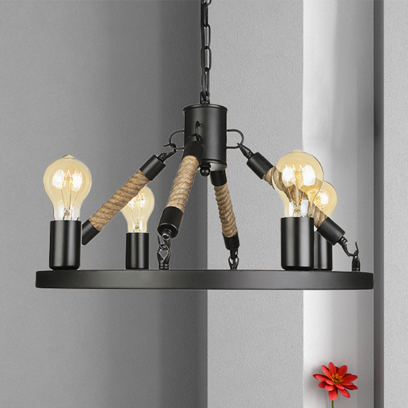 Lustre industriel en fer forgé noir avec 4 têtes, suspension à ampoule ouverte et chaîne