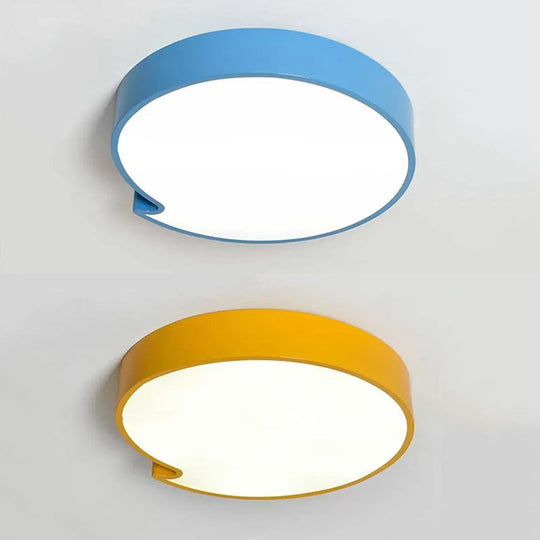 Simple Style Round Flush Mount Ceiling Light for Living Room - Acrylic and Metal Construction