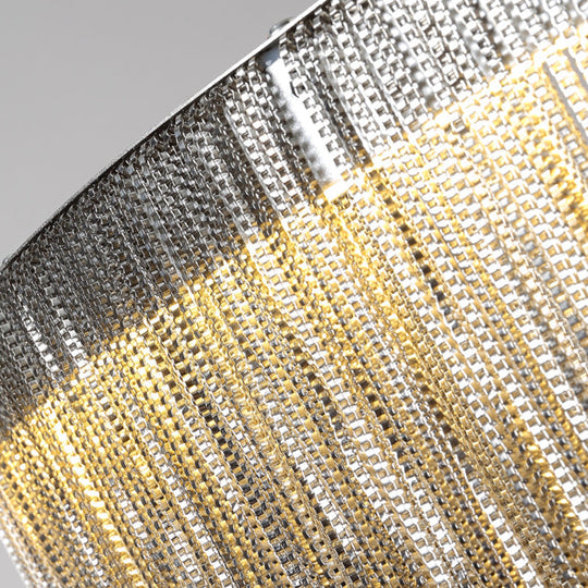 Lampe à suspension à pampilles argentées Lustre de plafond en métal moderniste de forme ronde