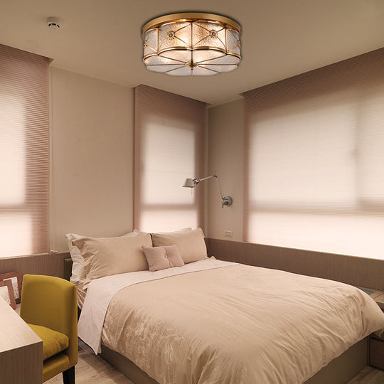 Scalloped Glass Bedroom Flush Mount Light - 14/18 W Colonial Brass Lamp With Seedy Shade Close To