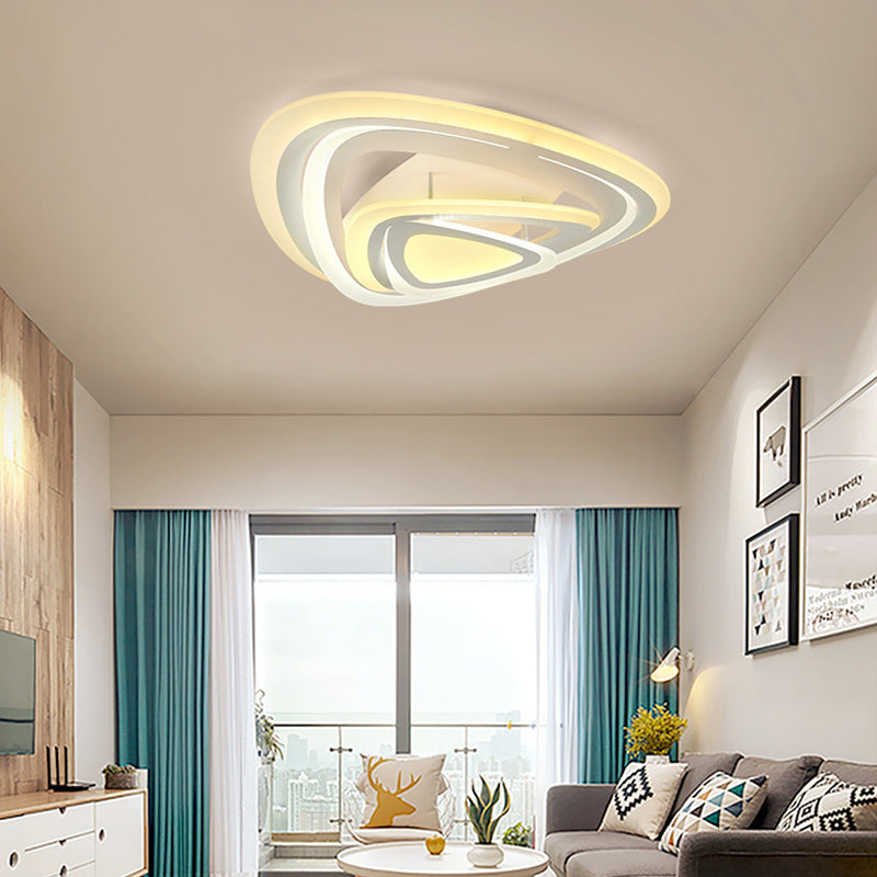 Plafonnier LED moderne en acrylique blanc triangulaire avec éclairage chaud/blanc