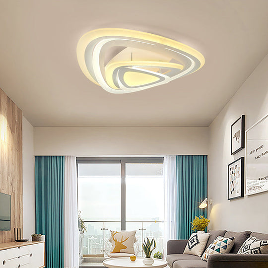 Plafonnier LED moderne en acrylique blanc triangulaire avec éclairage chaud/blanc