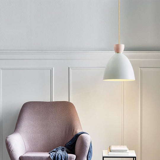 Suspension de salle à manger moderne blanche/rose avec abat-jour en métal bombé