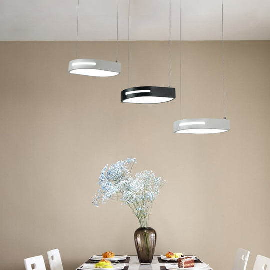 Modern Metal Leaf Pendant Light with 3 LED Heads for Dining Room Suspension Lamp - Black and White