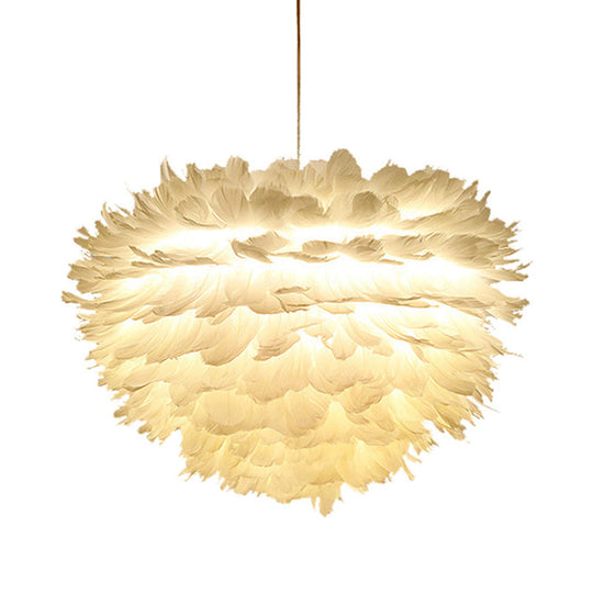 Lustre suspendu en plumes en blanc/gris/rose pour un éclairage de chambre moderne - Tissu, plafonnier à 4 lumières
