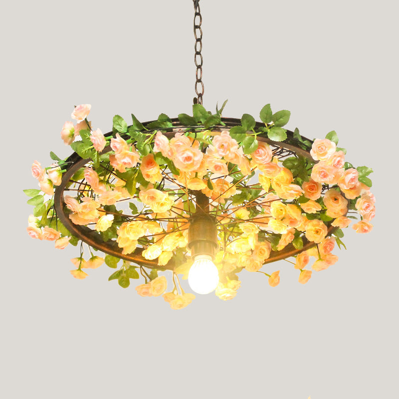 Lampe de restaurant à roulettes de 8,5"/15" de largeur : suspension en fer avec éclairage vers le bas + décoration florale artificielle (1 ampoule, rose/bleu)