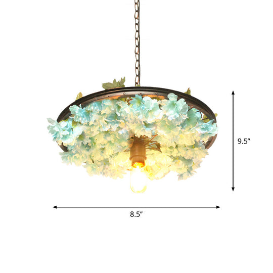 Lampe de restaurant à roulettes de 8,5"/15" de largeur : suspension en fer avec éclairage vers le bas + décoration florale artificielle (1 ampoule, rose/bleu)