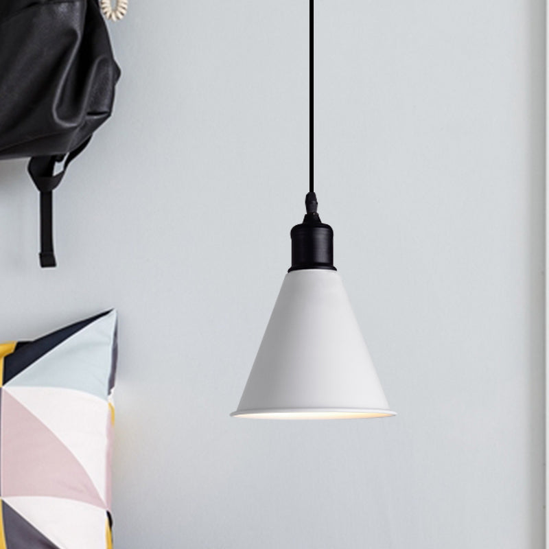 Suspension de plafond en métal - Forme conique, cordon réglable, design moderne - Blanc, largeur 7,5"/8,5"
