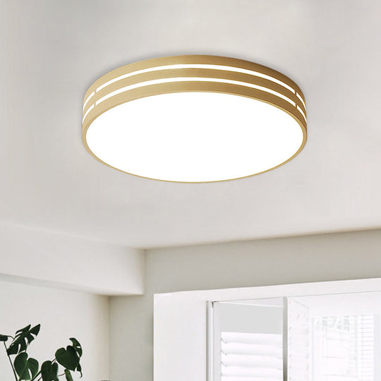 Minimalist Round LED Ceiling Light in Metallic White - Flush Mount for Bedroom