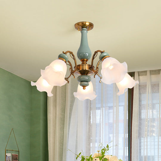 Plafonnier semi-monté en verre opale à motif floral doré/noir avec 3/5 têtes d'éclairage traditionnelles - Parfait pour les chambres