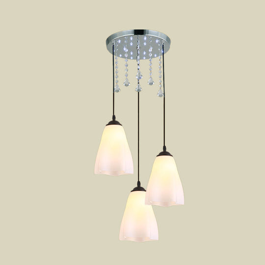 Suspension multi-lumières en verre floral blanc avec accent en cristal et design minimaliste noir
