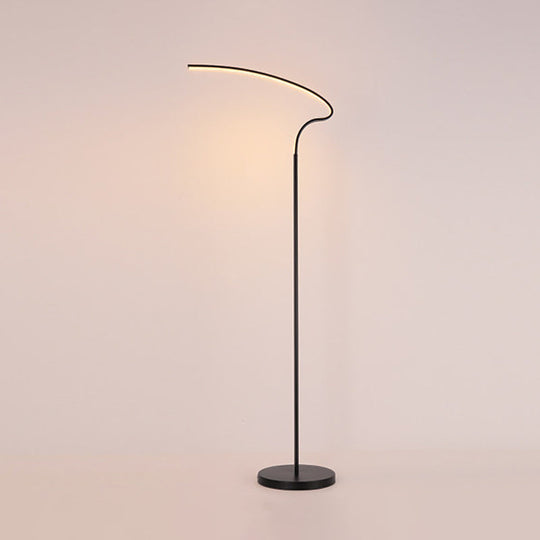 Modern Curved Led Floor Lamp: Stylish Metal Standing Light In Black/White